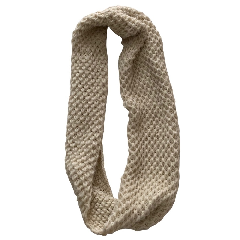Old Navy chunky super soft ivory knit infinity scarf